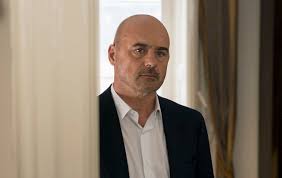 Raimondo todaro è nato a catania il 19 gennaio 1987, ma ha vissuto sino a 16 anni a castelnuovo del garda, in provincia di verona, dove si era trasferita la sua famiglia. Il Commissario Montalbano Confermati I Nuovi Episodi Tvblog