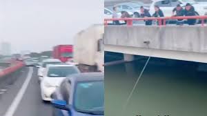 See more of 屯門公路塞車消息 on facebook. ä¸­ç§‹å¤§å¡žè»Š é§•é§›ä¸€å¤œä»åœ¨åŽŸåœ°è¶…æ‚¶ä¸‹ç§'æ©‹ä¸Šé‡£é­š æ±æ£®æ–°èž