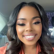 I did a thing!😛and I love it! My hair feels so light and easy🩷🩷🫶🏽🫶🏽