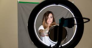 Step Up Your Salon Social Media Photos With The Ringlight Beauty Video Kit Savage Universal