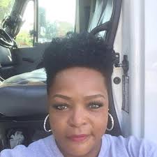 Happy birthday Elizabeth Bolds !!...