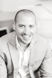 Neil Kent's Instagram, Twitter & Facebook