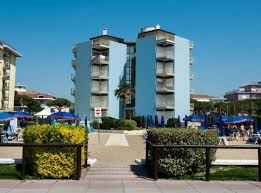 Gli appartamenti per le vacanze estive a nostra disposizione offrono diversi servizi in base alla tipologia selezionata: Affitto Appartamenti Jesolo Appartamenti Fronte Mare Jesolo Vendita Appartamenti Jesolo Agenzia Immobiliare Jesolo Immobiliare Pacella Appartamenti A Jesolo