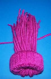 Pudelmutze Aus Wolle Und Toilettenpapierrolle Pudelmutze Toilettenpapierrollen Bommel Machen