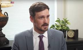Parler is a free speech social media platform focused on protecting user's rights. Despiden Al Ceo De Parler Que Defendio La Libertad De Expresion Tras El Ataque De Las Big Tech Libre Mercado