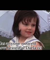 بريتني اشتون: جمال لا يُنسى.