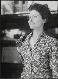 Like A Girl Varietas Brassai Gilberte 1945 Brassai Vogue Photo Girls Be Like