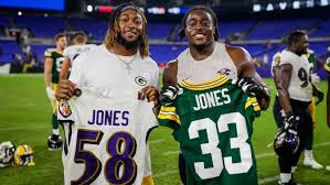 Aaron jones stuns announcer picking up first down. Family Makes Aaron Jones Feel At Home On Any Football Field