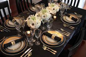 It all starts with this black & white plaid taffeta i found at the fabric store. Table Settings For Parties Panosundaki Pin