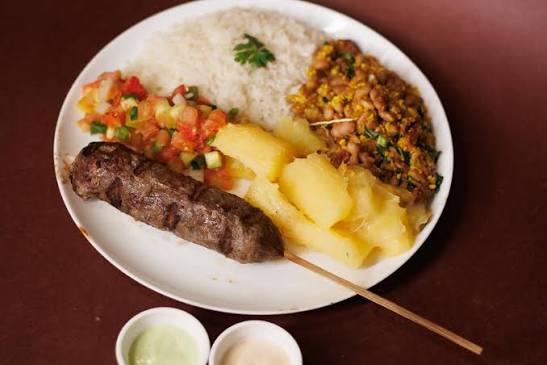 Espetinho Carne de Gado Completo