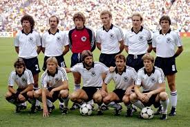 Non crescono e nella sfida infinita tra italia e germania, questa volta sono i panzer di horst hrubesch ad avere la meglio. Italia Germania E La Notte Della Grande Festa Storie Di Calcio