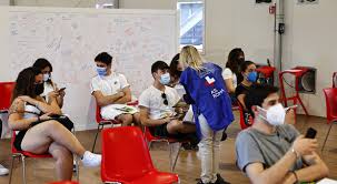 Boom di disdette tra i volontari over 18 che si erano prenotati per ricevere il vaccino astrazeneca in al momento, oltre a seguire con attenzione la situazione della povera ragazza, in. Astrazeneca Grave Ragazza Dopo Prima Dose A Genova Operata E In Rianimazione Per Trombosi Toti Preghiamo Per Lei