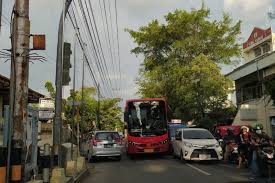 Ini di katakan karena menjadi seorang tukang sapu jalanan. Pemkot Surakarta Komitmen Respons Cepat Keluhan Warga Beritasatu Jateng Berita Satu