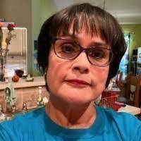 Linda Tra's Instagram, Twitter & Facebook