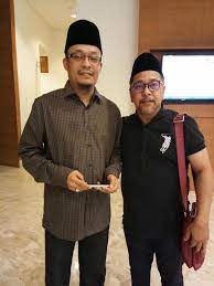 Kekuatan diri dan kelemahan diri. Facebook