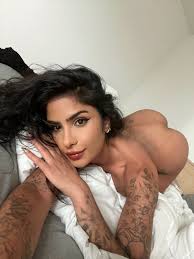 Slayhil - Free nude pics, galleries & more at Babepedia