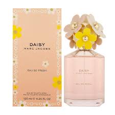 The cover can barely be seen because of the flowers' petals and i think this is the main attribute that contributes to its attractiveness. Amazon Com Marc Jacobs Women S Daisy By Marc Jacobs Eau So Fresh Eau De Toilette Spray 4 2 Fl Oz Marc Jacobs Perfume For Women Beauty