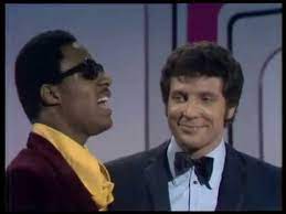 Jetzt feiert sir tom seinen 80. Tom Jones Der Tiger Wird 80 Jahre Jung