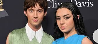 Charli XCX y Troye Sivan hablan sobre el momento actual de la música pop,  su amistad y su gira 'Sweat Tour'