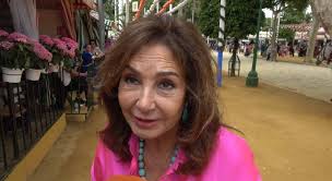 Ana Rosa reaparece en la feria de Sevilla y lanza su apoyo a Roca Rey y Morante: "Son muy valientes"