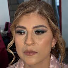 ✨Prepárate para este 17 de Agosto✨ Se vienen cositaaaas! Ya estamos súper  listos para recibirte En @beezaexperience podrás encontrar profesionales de  la belleza quienes te ayudaremos a BRILLAR aún más con nuestro