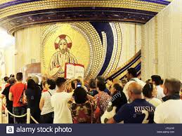 [vc_column_text el_class=prayer1″ width=1/1″ padre pio started to have apparitions when he was a child. Die Sezierten Leiche Des Heiligen Pater Pio Ist Standig In Einem Glasernen Sarg In Der Kirche San Pio Da Pietrelcina In San Giovanni Rotondo Apulien Italien Ausgestellt Verwendung Weltweit Stockfotografie Alamy