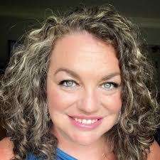 Amber Hauser's Instagram, Twitter & Facebook