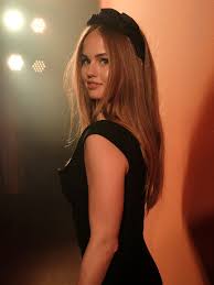 Teenage model cora (played by disney star debby ryan) is the daughter of the head of a major modelling agency and has always worked hard to live up to the expectations of her. Debby Ryan Gives Her Disney Channel Characters A Wardrobe Update Vogue