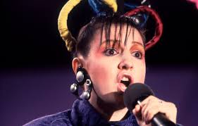 Storia di Regina Richards, la pop star che persino la madre scambiava per  Madonna