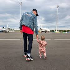 Soccer wags, robert lewandowski, robert lewandowski bio, robert lewandowski datng, robert lewandowski engaged, robert lewandowski fiance, robert lewandowski freundin, robert. Sneakers Balenciaga Triple S Worn By Robert Lewandowski On The Account Instagram Rl9 Spotern