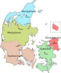 De grotere eilanden zijn seeland , funen denemarken is verder bekend om de sprookjes van hans christian andersen, vikingen, roggebrood en designwinkels. Regio S Van Denemarken Wikipedia