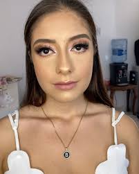 Maquillaje natural y discreto para...