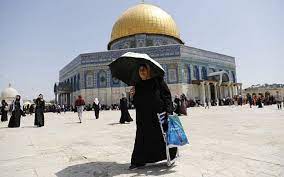 Beautiful view of western wall and the golden dome of the rock mosque in the old city of jerusalem, israel. 260 000 Muslims Pray Peacefully At Al Aqsa Mosque After Terror Attack The Times Of Israel