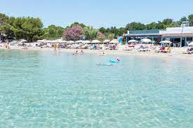 Begini cara mandi suku mante cantik ini подробнее. Der Strand Der Cala Pada Ibiza Spotlight