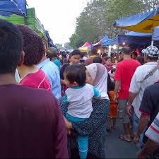 Majlis bandaraya shah alam (mbsa) mengarahkan 11 pasar malam berhampiran mukim klang yang dikenakan perintah kawalan pergerakan bersyarat (pkpb) ditutup sementara waktu. Photos At Pasar Malam Seksyen 24 Shah Alam Night Market
