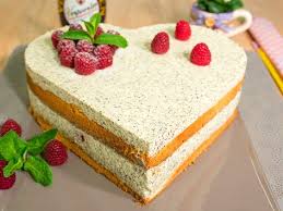 Kuchenrezept Vom Weltmeister Der Konditoren Verpoorten Mohn Sahne Torte Mit Frischen Himbeeren Kuchenrezepte Mit Eierlikor Rezept Kuchen Rezepte Konditor Kuchen Ausgefallene