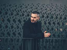 There were broad smiles all round at the party, with i̇lkay gündoğan in great spirits. Ilkay Gundogan A Surgeon Wanted To Put A Big Screw In My Back Manchester City The Guardian