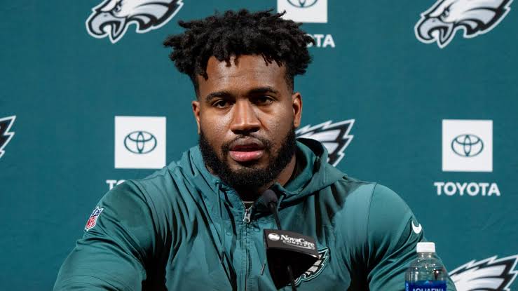 Eagles DC Vic Fangio on DE Bryce Huff playing all three downs: 'Does he  look like he can do it today? No.'