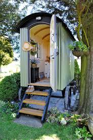 Wohnraumerweiterung Auf Vier Radern Homify Homify Landhausstil Hauser Hintergarten Wohnen Im Freien