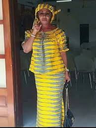 A la demande de certaines lectrices, la blackeuse a sélectionné 05 modèles de robes pour femme enceinte. Pin By Tidiane On Ensembles Pagnes African Fashion Skirts African Design Dresses African Print Dress Designs