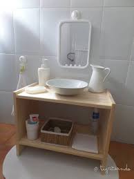 El Bano Es Un Lugar Muy Importante En Montessori No En Vano Una De Las Partes De Vida Practica Es Cuidad Montessori Toddler Montessori Room Montessori Bedroom