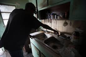 $575 (fmy > bonita springs) pic hide this posting restore restore this posting. Http Www News Press Com Story News 2017 11 30 Fort Myers Sludge Testing Takes Unexpected Turn 895005001 2017 11 30t23 43 51 00 00 Https Www Gannett Cdn Com Media 2017 11 30 Fortmyers Fortmyers 636476554149868223 Sludgeresidents001