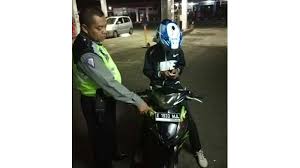 Apakah no plat kenderaan atau no pendaftaran kenderaan terkini setiap negeri dan kawasan di malaysia? Polisi Merasa Takjub Temukan Plat Nomor Unik Saat Gelar Operasi Cipta Kondisi Tribun Jabar