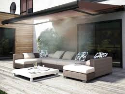 Canicule Ces Equipements Qui Peuvent Sauver Votre Ete Maison A Part Brumisateur Terrasse Stores Exterieurs