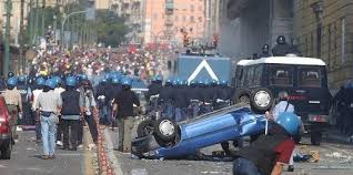 Il 20 luglio 2001 carlo giuliani, manifestante 23enne che stava prendendo parte. Quei Giorni Del G8 Io In Strada A Cercare Vie Di Fuga Per Non Rimanere Schiacciata Genova Cronaca