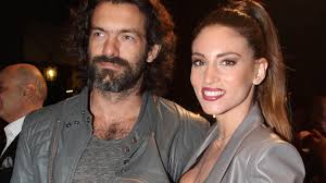 Έγκυος στο δεύτερο παιδί της είναι η ηθοποιός και δεν έκρυψε τη χαρά της. A8hna Oikonomakoy Fanhke H Foyskwmenh Koilitsa Ths Eikona H Apopsh