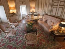 L'intérieur est un jardin méditerranéen. A Quoi Ressemble L Interieur Du Fort De Bregancon Ou Macron S Est Installe Figaro Immobilier