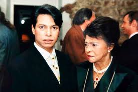 José alberto castelo branco da silva vieira (tete, moçambique, 8 de dezembro de 1962)1 é um negociador de arte, apresentador de tv, cantor e figura pública do jet set português.2. Ainda Se Lembra Como Era Jose Castelo Branco Antes De Casar Com Betty Grafstein Nacional Flash