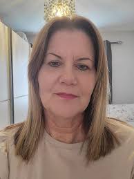 Low-maintenance haircut for thick wavy hair