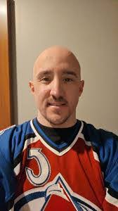 Darian Knight's Instagram, Twitter & Facebook